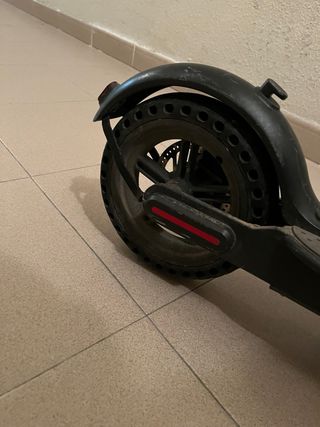 Patinete Xiaomi con ruedas antipinchazos