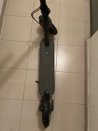Patinete Xiaomi con ruedas antipinchazos