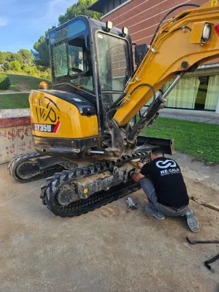 Mantenimiento y cambio de orugas con HZ CALAF