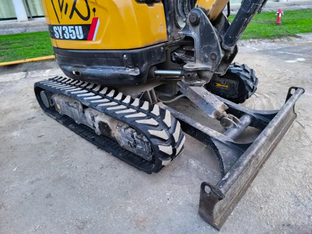 Mantenimiento y cambio de orugas con HZ CALAF