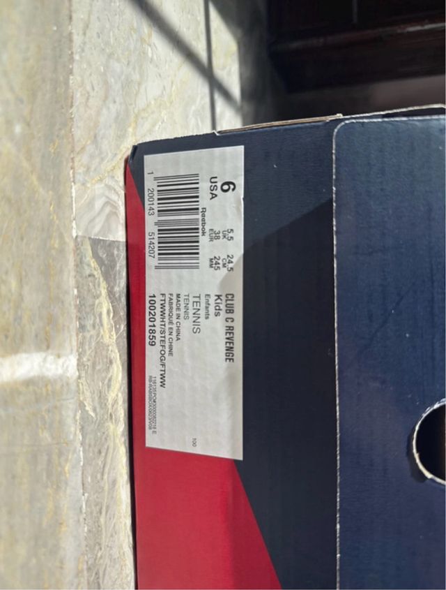 Scarpe Reebok bianche e beige