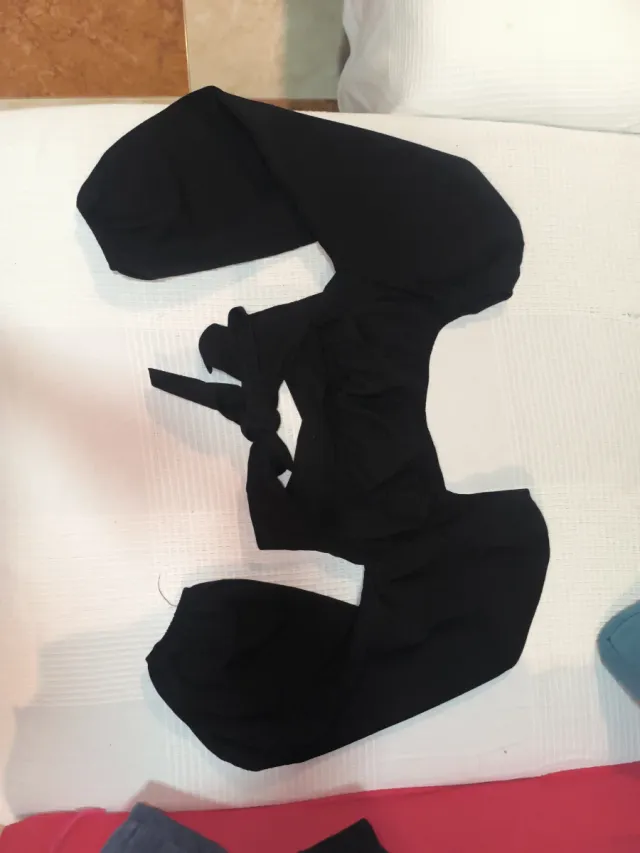 Blusa negra manga larga escote cuadrado