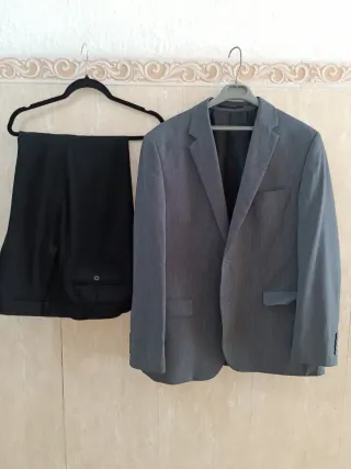 Traje de chaqueta hombre gris y negro 