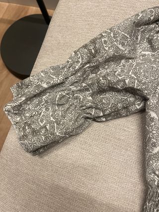 Blusa hombros fuera estampado paisley
