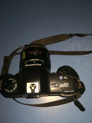 Cámara Olympus OM-101 Power Focus Negra