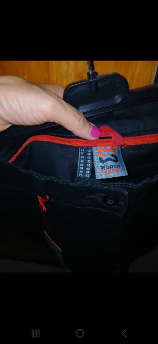 Pantaloni neri nuovi