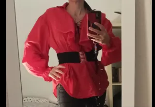 Camisa Pirata Medieval Roja + cubre botas