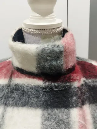 Chaqueta cuadros Zara.