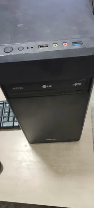 PC Sobremesa Negro AMD 
