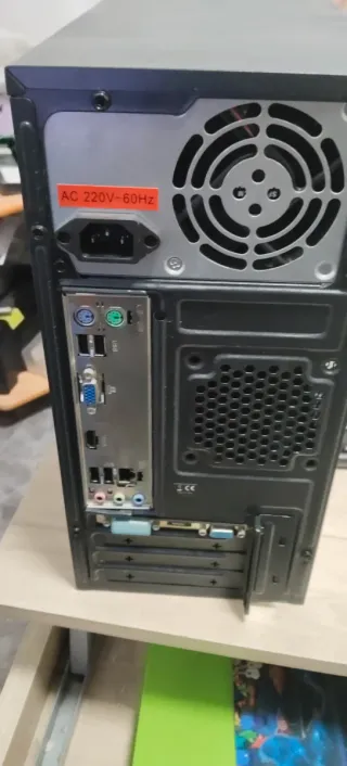 PC Sobremesa Negro AMD 