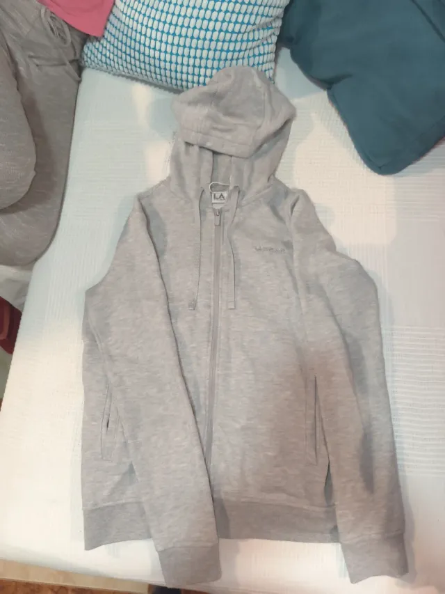 Chaqueta LA gris con capucha