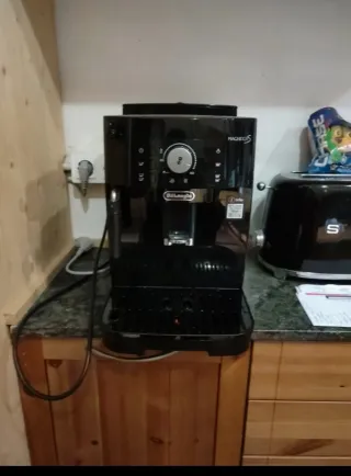 Cafetera DeLonghi Magnifica S Negra
