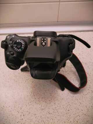 Cámara Canon EOS 550D + 2 objetivos y bolso