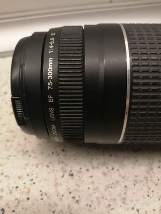 Cámara Canon EOS 550D + 2 objetivos y bolso