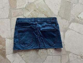 Minigonna jeans con stelle e fiore