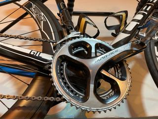 Bicicleta de carretera
CUBE carbono
TALLA 52