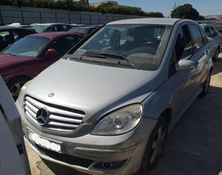 Guantera mercedes-benz clase b b 200 cdi 307607