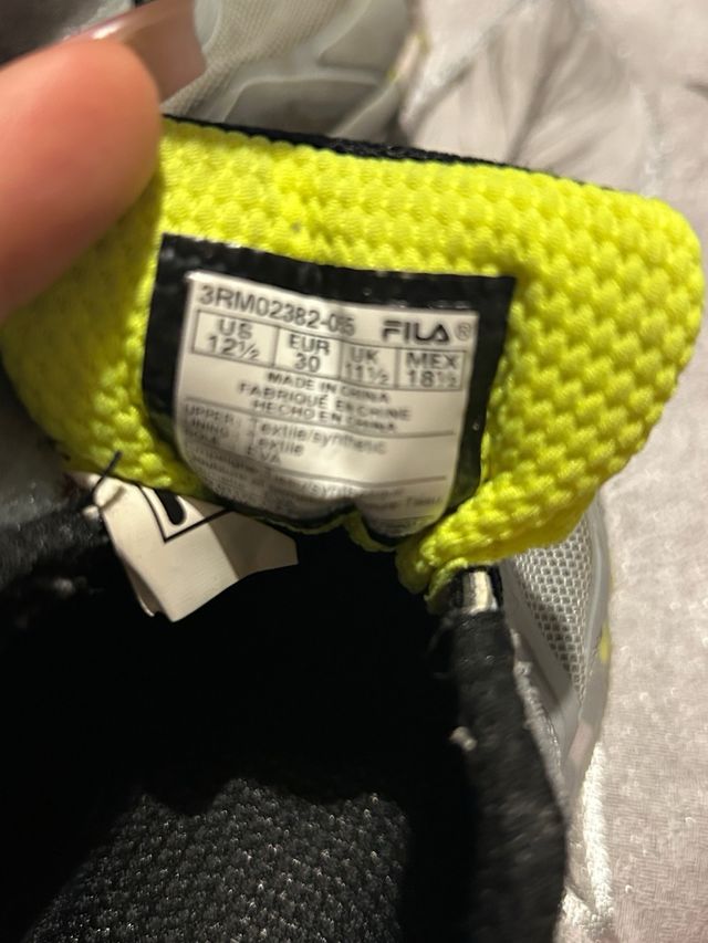 Tenis Fila poco uso talla 30