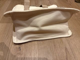 Bolso de lona beige y blanco