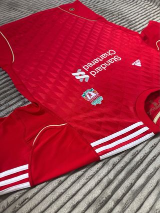 Camiseta local Liverpool 2010/2011 Adidas