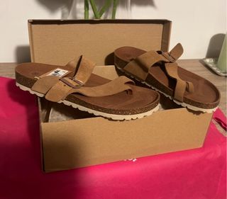 Sandalias de piel con hebilla NUEVAS CON ETIQUETA 