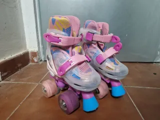 Patines rosas y morados para niña con luces