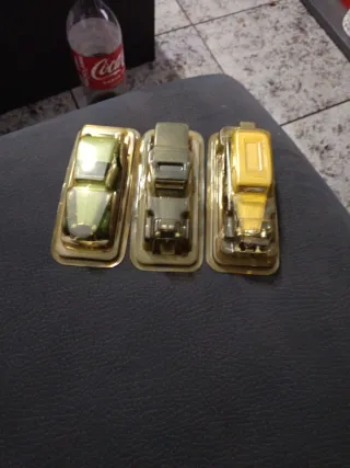 Set di 3 macchinine in metallo