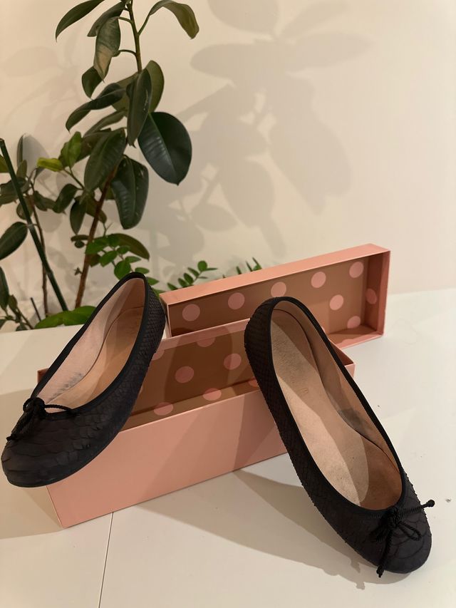 Manoletinas piel negras con lazo