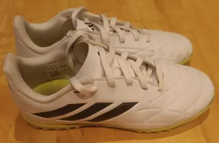 Zapatillas Adidas multitaco fútbol blancas
