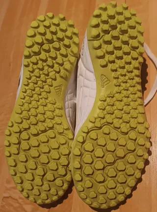 Zapatillas Adidas multitaco fútbol blancas