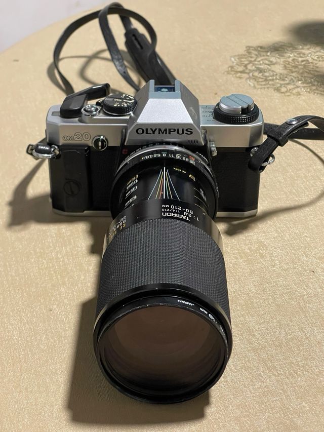 Cámara Olympus OM 20 + Accesorios