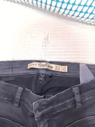 Pantalón azul grisáceo