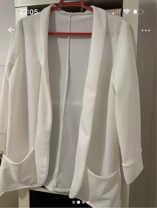 Chaqueta blanca S/M manga 3/4. 
Sin usar. 