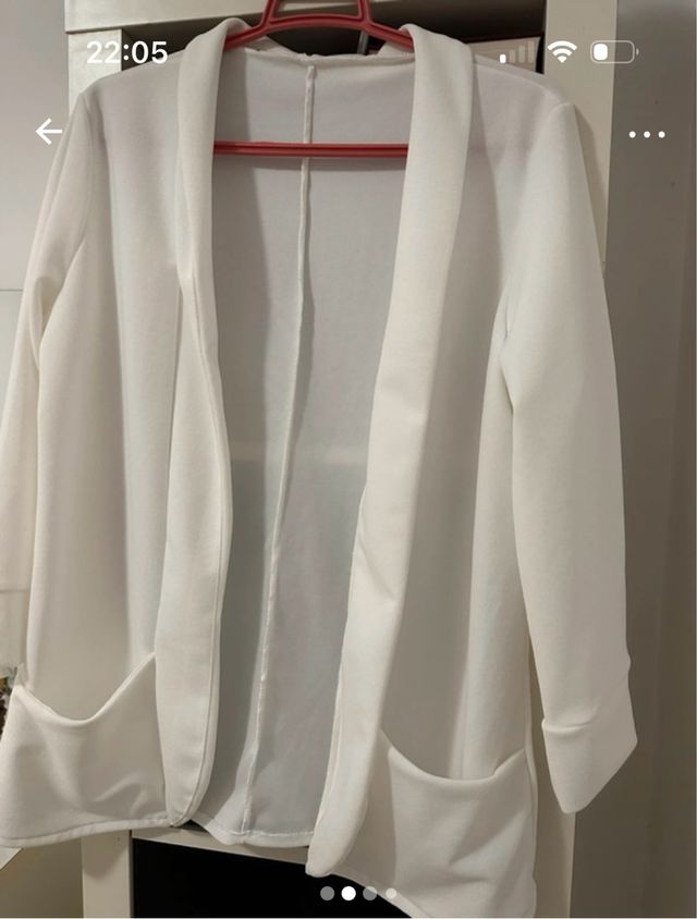 Chaqueta blanca S/M manga 3/4. Sin usar.