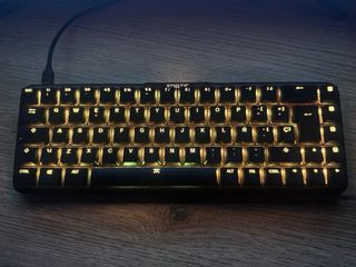 Teclado Fnatic Streak65 RGB Compacto