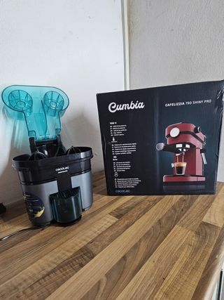 Cafetera Cecotec Cumbia + Exprimidor
