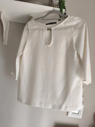 Blusa Zara blanca con escote