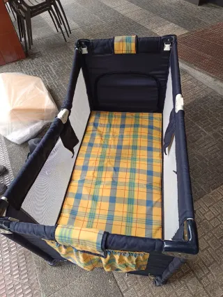 Cuna de viaje plegable