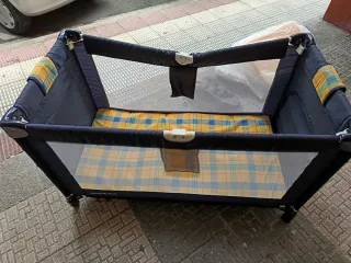 Cuna de viaje plegable