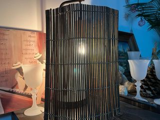 Lámpara de mesa metal y madera