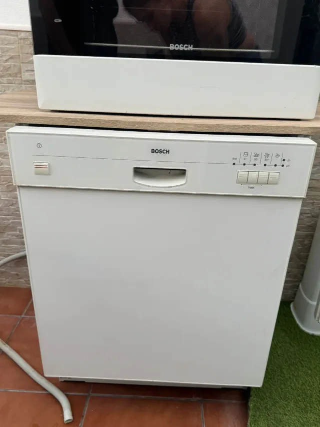 Lavavajillas Bosch Blanco con poco uso 