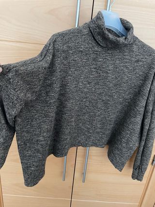 Jersey oversize Zara cuello alto marrón