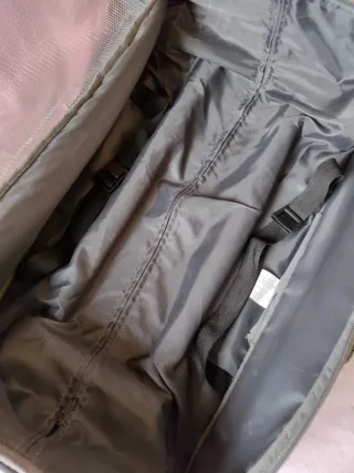 Maleta pequeña con ruedas y mochila