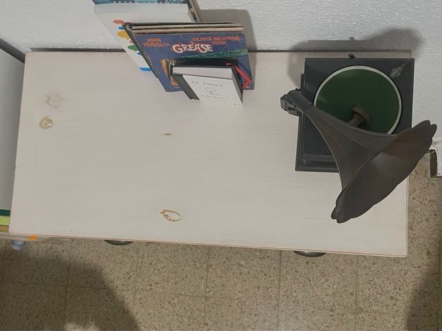 Cajonera in legno bianco sfumato urgente