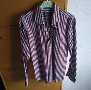 Camisa de manga larga de rayas. 