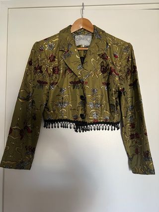 Torera bordada estilo brocado