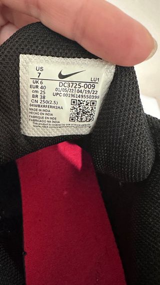 Tenis Nike Negro y Rojo