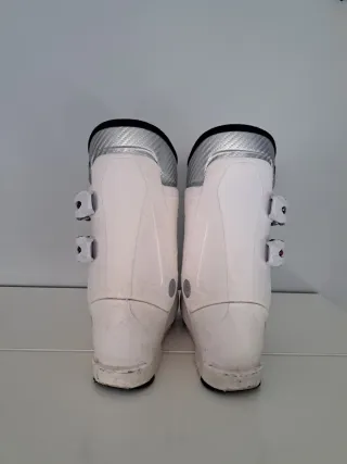 Esquís L100 + bastones
Botas HEAD Talla 20-20.5