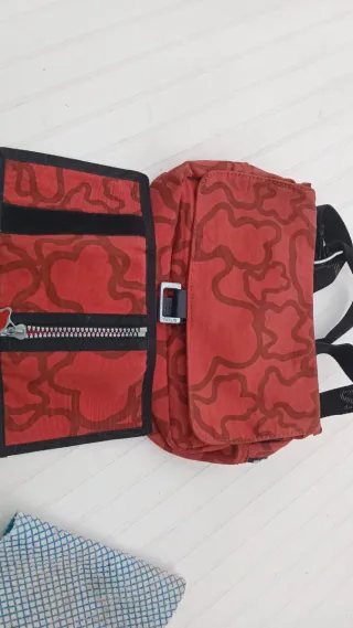 Bolso Tous Rojo y cartera
Auténtico 
20€ el conjun