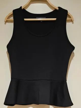 Top peplum negro
